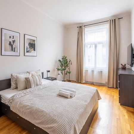 Stylish & Cozy City Center Apartment By Prestige Homes Budapeste Exterior foto